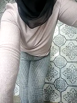 Snapshot of nouhaty chatting on December 1, 7:35 am nouhaty online show from December 1, 7:35 am