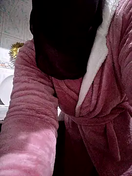 Snapshot of nouhaty chatting on December 3, 6:10 am nouhaty online show from December 3, 6:10 am