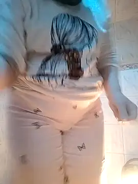 Snapshot of nouhaty chatting on December 15, 6:28 am nouhaty online show from December 15, 6:28 am