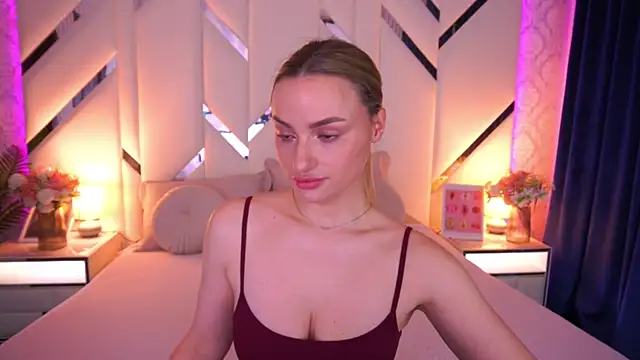 Snapshot of LindsieGreyy chatting on May 16, 6:43 am LindsieGreyy online show from May 16, 6:43 am