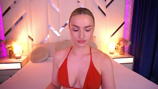 Snapshot of LindsieGreyy chatting on June 12, 12:59 pm LindsieGreyy online show from June 12, 12:59 pm
