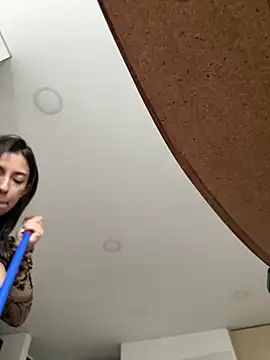 KarolVega- online show from February 17, 6:48 pm