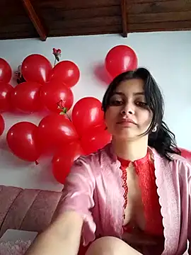 Snapshot of CHLOE_ISABELL chatting on February 14, 2:44 pm CHLOE ISABELL online show from February 14, 2:44 pm