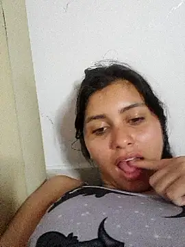 Snapshot of CHLOE_ISABELL chatting on March 2, 1:15 am CHLOE ISABELL online show from March 2, 1:15 am