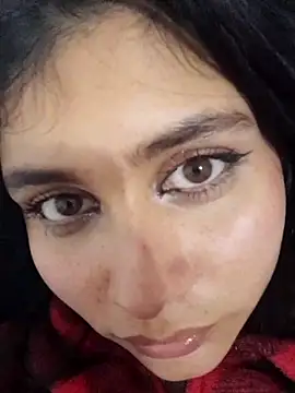 Snapshot of CHLOE_ISABELL chatting on March 13, 10:32 pm CHLOE ISABELL online show from March 13, 10:32 pm