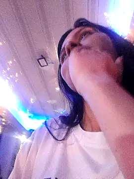 Snapshot of CHLOE_ISABELL chatting on March 16, 12:23 am CHLOE ISABELL online show from March 16, 12:23 am