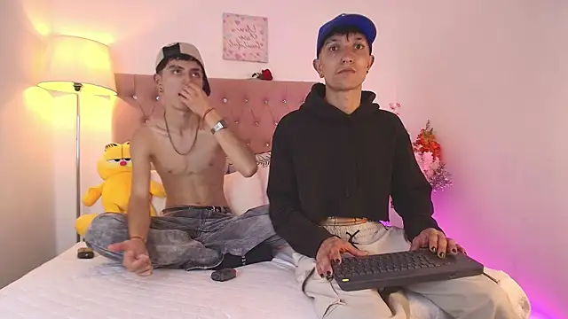 Snapshot of MaikyCooper chatting on February 26, 11:15 pm MaikyCooper online show from February 26, 11:15 pm