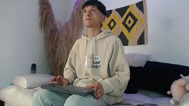 Snapshot of MaikyCooper chatting on March 4, 4:06 am MaikyCooper online show from March 4, 4:06 am