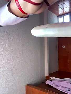 Snapshot of MaikyCooper chatting on September 26, 2:43 pm MaikyCooper online show from September 26, 2:43 pm