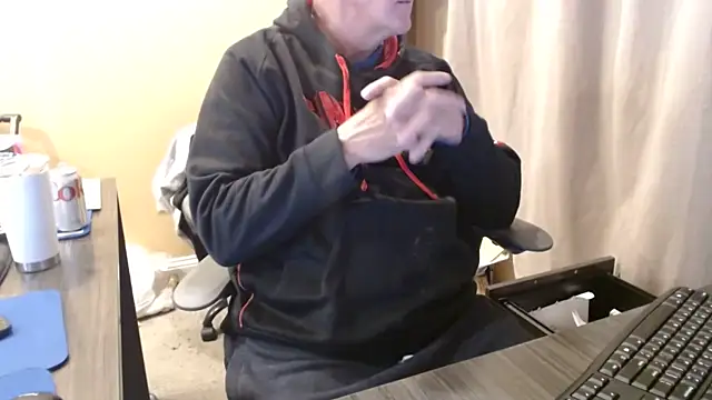 Snapshot of olderandwiser2 chatting on March 14, 4:43 am olderandwiser2 online show from March 14, 4:43 am