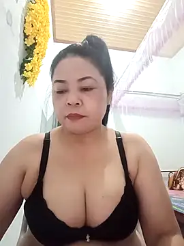 Baby-bigtits2024 online show from March 7, 9:38 pm