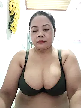 Baby-bigtits2024 online show from September 22, 1:46 pm