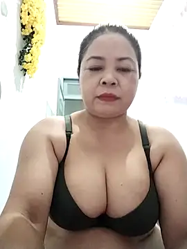 Baby-bigtits2024 online show from September 29, 10:25 pm