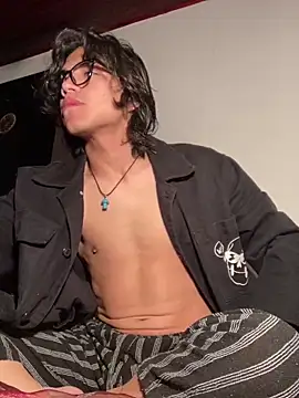 shadowsofgarden online show from February 24, 4:05 am