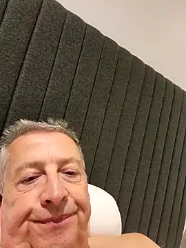 mann4u147 online show from March 3, 11:32 pm