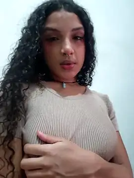 Majo BigTits online show from November 21, 1:32 pm