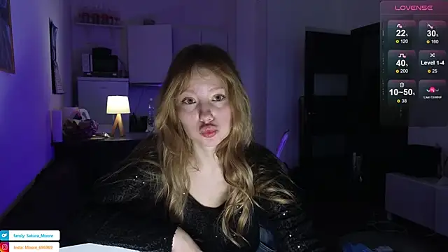 Sakura Moore online show from March 3, 8:16 am