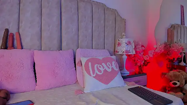 Snapshot of BrithanyParker_ chatting on May 6, 6:08 am BrithanyParker online show from May 6, 6:08 am