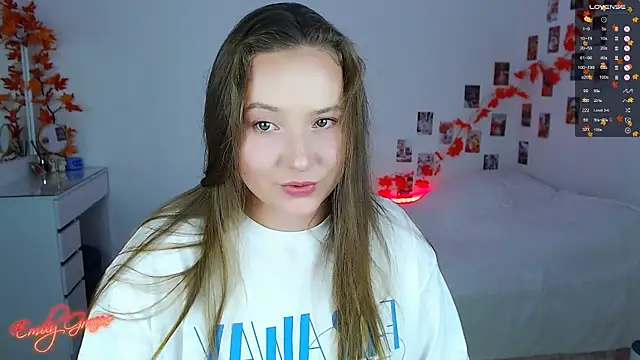 Snapshot of EmilyxxGraces chatting on September 28, 9:09 pm EmilyxxGraces online show from September 28, 9:09 pm