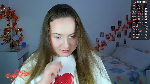 Snapshot of EmilyxxGraces chatting on October 28, 10:23 pm EmilyxxGraces online show from October 28, 10:23 pm