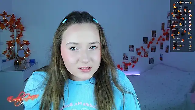 Snapshot of EmilyxxGraces chatting on October 30, 10:43 pm EmilyxxGraces online show from October 30, 10:43 pm