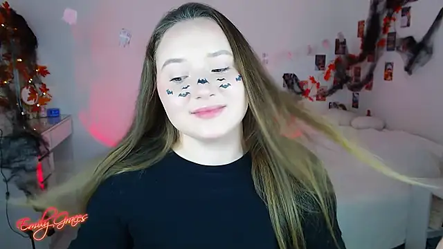 Snapshot of EmilyxxGraces chatting on November 1, 12:12 am EmilyxxGraces online show from November 1, 12:12 am