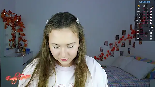 EmilyxxGraces online show from November 17, 1:44 am