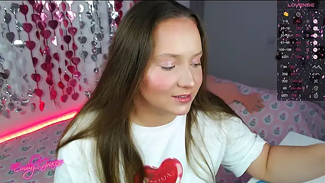 Snapshot of EmilyxxGraces chatting on March 5, 9:55 pm EmilyxxGraces online show from March 5, 9:55 pm