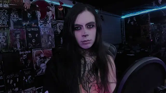 Snapshot of rotten_dreams chatting on October 28, 11:18 pm rotten dreams online show from October 28, 11:18 pm