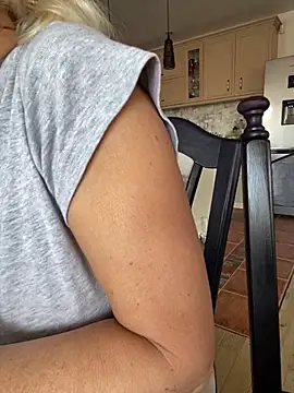 DeboraXporn online show from October 23, 1:32 pm