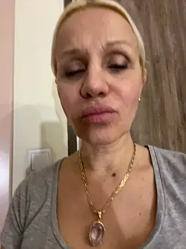 DeboraXporn online show from April 30, 7:09 pm