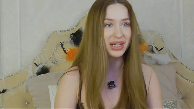 Jackie White  online show from October 31, 4:46 am