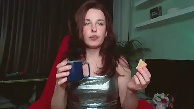 Snapshot of MollyBer chatting on March 22, 5:38 pm MollyBer online show from March 22, 5:38 pm