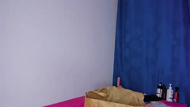 MELINAMARTINS online show from February 7, 9:51 pm