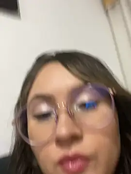 Snapshot of ValentinaOrtiz3 chatting on February 24, 1:02 am ValentinaOrtiz3 online show from February 24, 1:02 am