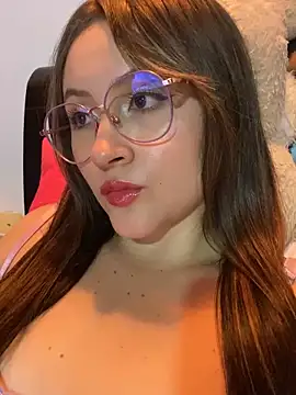 Snapshot of ValentinaOrtiz3 chatting on March 5, 1:52 am ValentinaOrtiz3 online show from March 5, 1:52 am