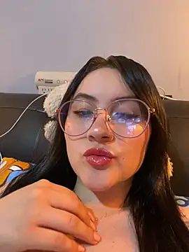 Snapshot of ValentinaOrtiz3 chatting on October 12, 12:20 am ValentinaOrtiz3 online show from October 12, 12:20 am