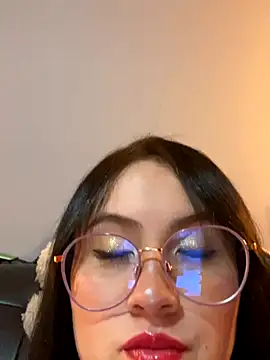 Snapshot of ValentinaOrtiz3 chatting on October 15, 2:11 am ValentinaOrtiz3 online show from October 15, 2:11 am