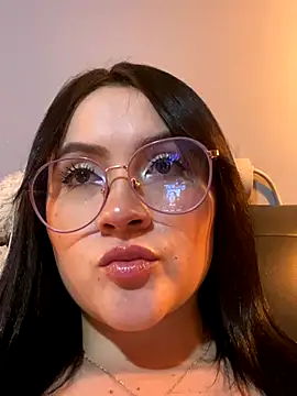 Snapshot of ValentinaOrtiz3 chatting on October 18, 3:42 am ValentinaOrtiz3 online show from October 18, 3:42 am