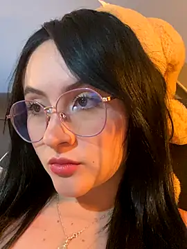 Snapshot of ValentinaOrtiz3 chatting on November 5, 1:27 am ValentinaOrtiz3 online show from November 5, 1:27 am