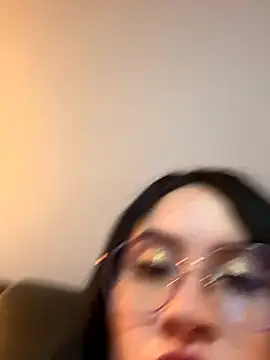 Snapshot of ValentinaOrtiz3 chatting on November 8, 12:00 am ValentinaOrtiz3 online show from November 8, 12:00 am