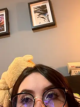 Snapshot of ValentinaOrtiz3 chatting on May 27, 10:40 pm ValentinaOrtiz3 online show from May 27, 10:40 pm