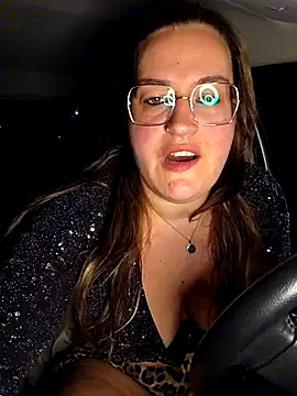 Snapshot of justtess chatting on November 21, 10:52 pm justtess online show from November 21, 10:52 pm