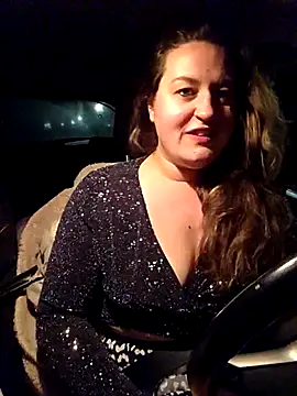 Snapshot of justtess chatting on December 15, 10:14 pm justtess online show from December 15, 10:14 pm