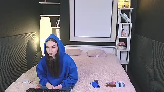 FeliceAldridge online show from February 15, 9:15 pm