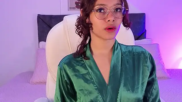 Snapshot of sara_sharma_ chatting on September 23, 2:09 pm sara sharma online show from September 23, 2:09 pm