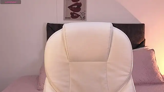 Snapshot of sara_sharma_ chatting on September 25, 2:21 pm sara sharma online show from September 25, 2:21 pm