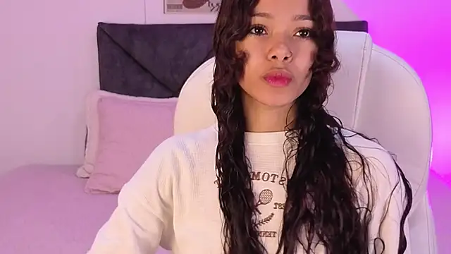 Snapshot of sara_sharma_ chatting on October 1, 1:17 pm sara sharma online show from October 1, 1:17 pm