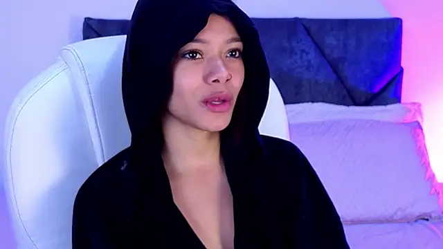 Snapshot of sara_sharma_ chatting on October 3, 2:36 pm sara sharma online show from October 3, 2:36 pm