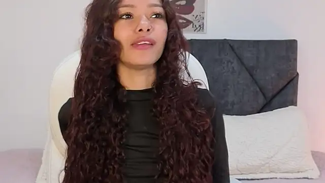 Snapshot of sara_sharma_ chatting on October 14, 12:28 pm sara sharma online show from October 14, 12:28 pm